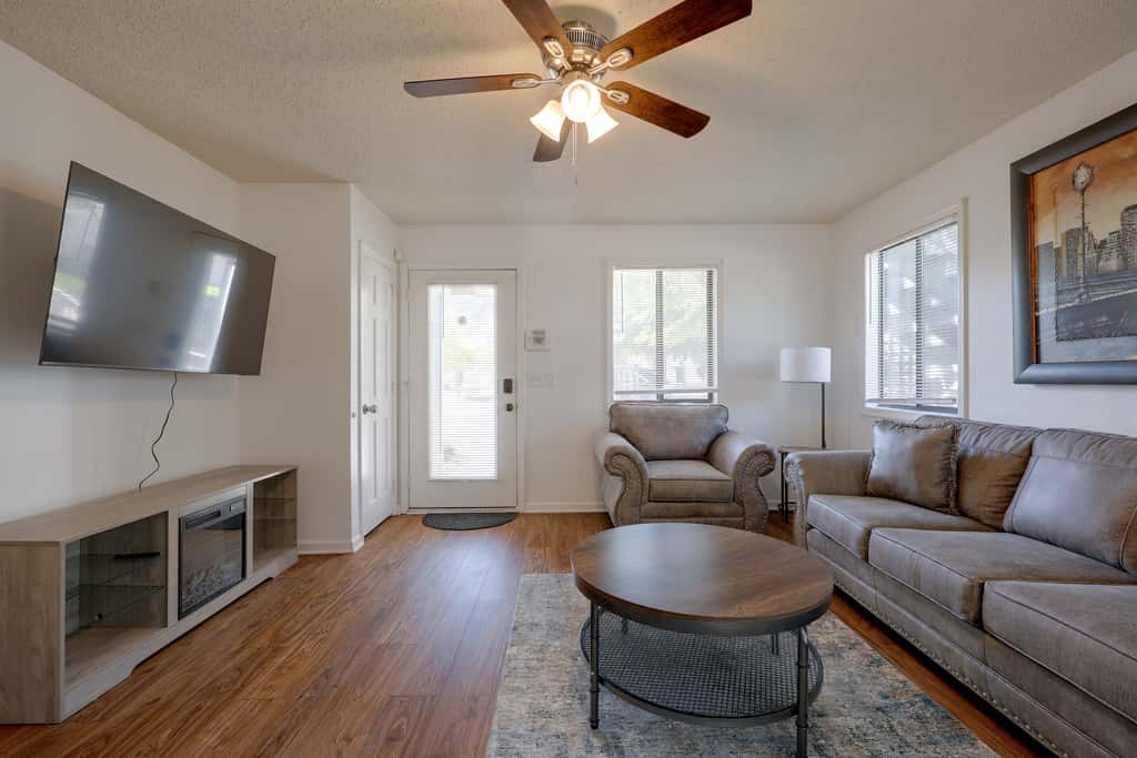 Walk to Med Center! Extended Wilmington Condo