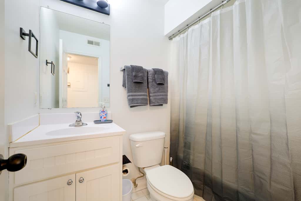 Walk to Med Center! Extended Wilmington Condo