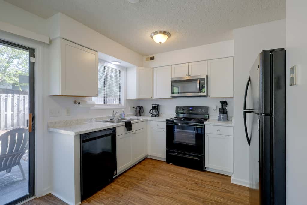 Walk to Med Center! Extended Wilmington Condo