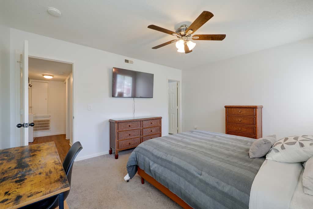 Walk to Med Center! Extended Wilmington Condo