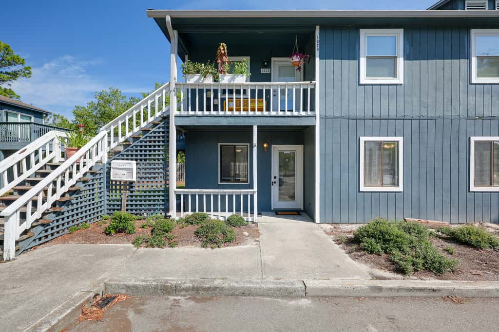 Walk to Med Center! Extended Wilmington Condo