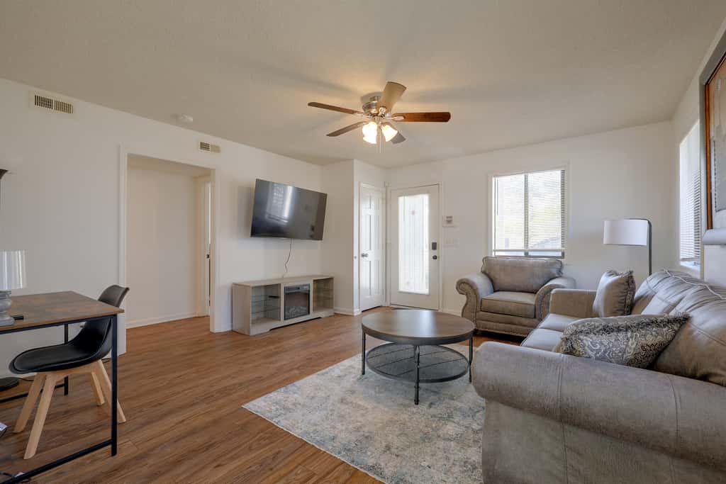 Walk to Med Center! Extended Wilmington Condo