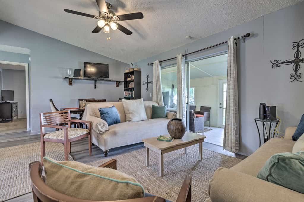 ~ 9 Mi to Universal: Orlando Retreat w/ Sun Porch!