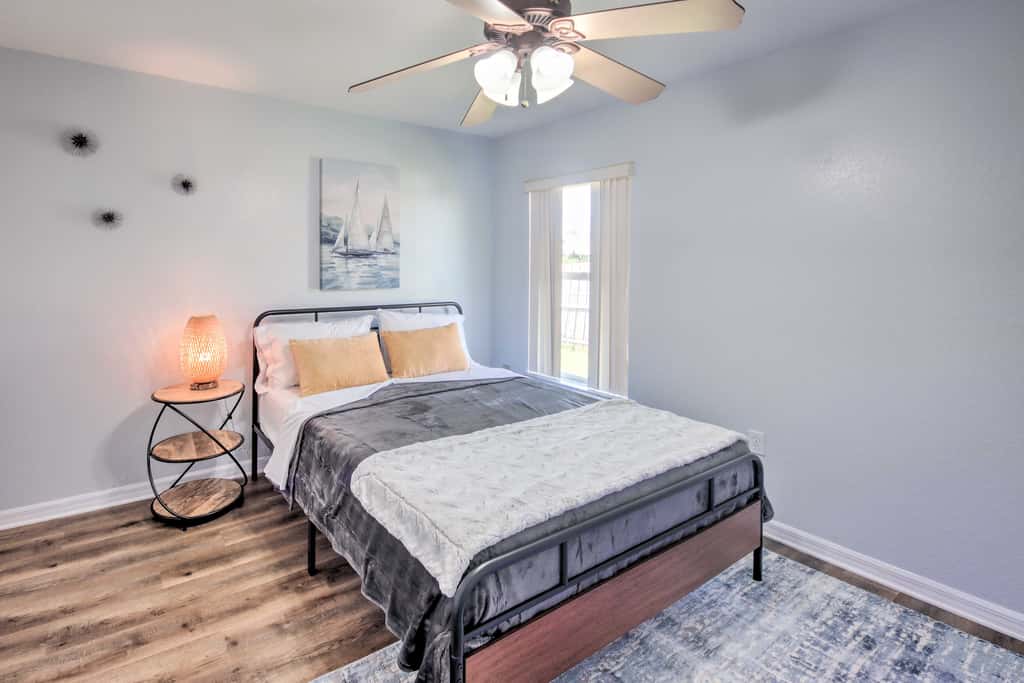 Pool & Fenced Yard: Sebring Retreat