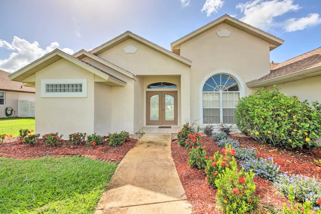 Pool & Fenced Yard: Sebring Retreat
