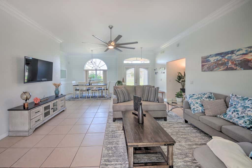 Pool & Fenced Yard: Sebring Retreat