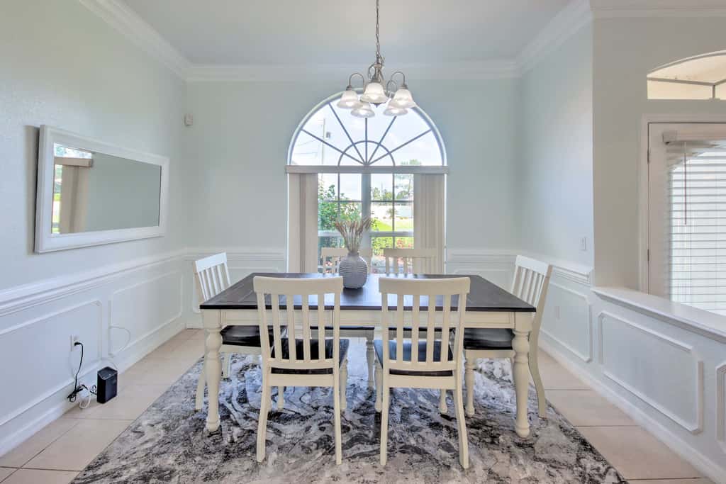 Pool & Fenced Yard: Sebring Retreat