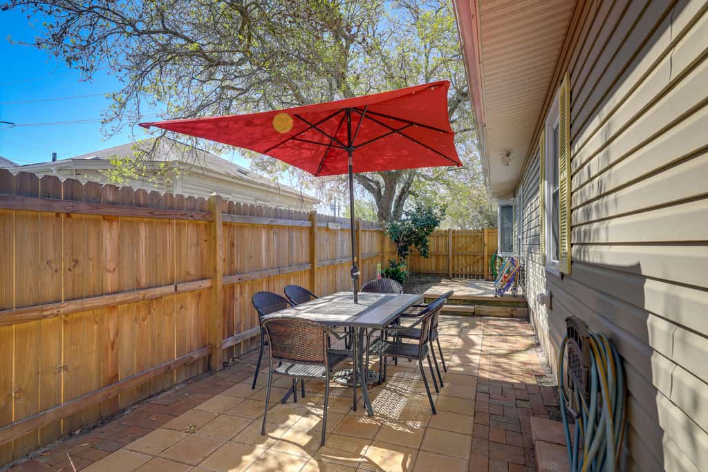 Lovely Morehead City Home w/ Fire Pit & Gas Grill