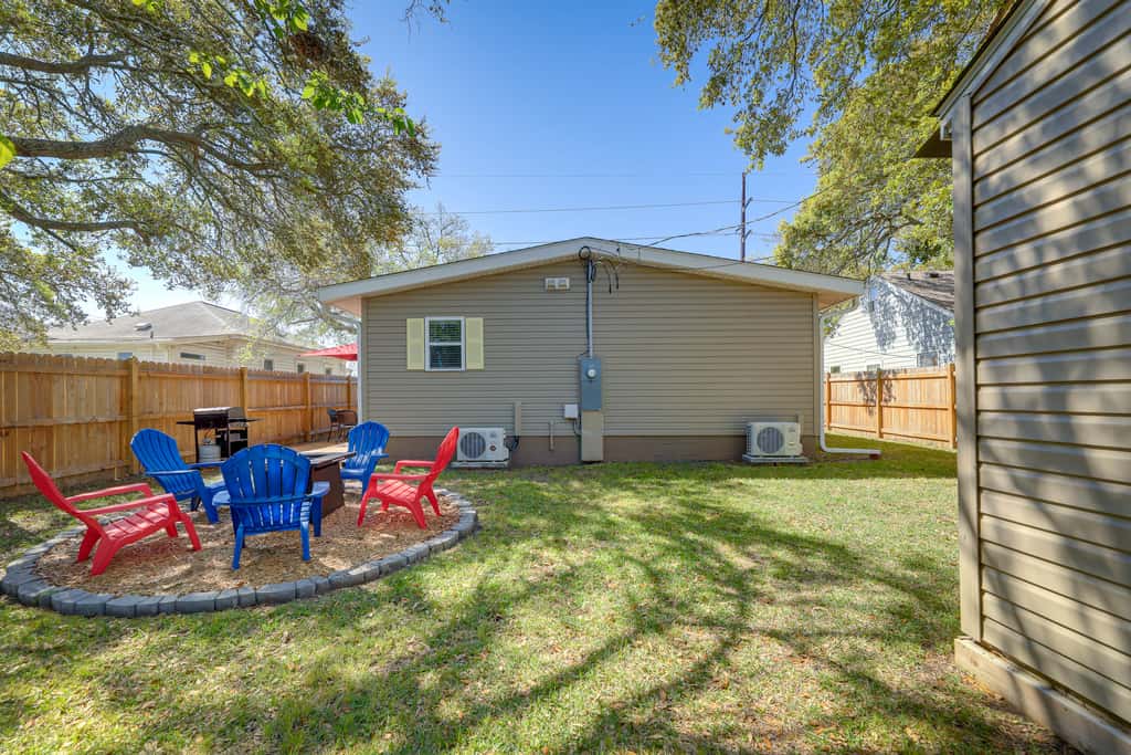 Lovely Morehead City Home w/ Fire Pit & Gas Grill
