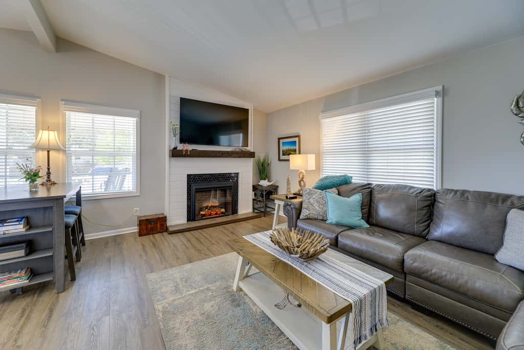 Lovely Morehead City Home w/ Fire Pit & Gas Grill