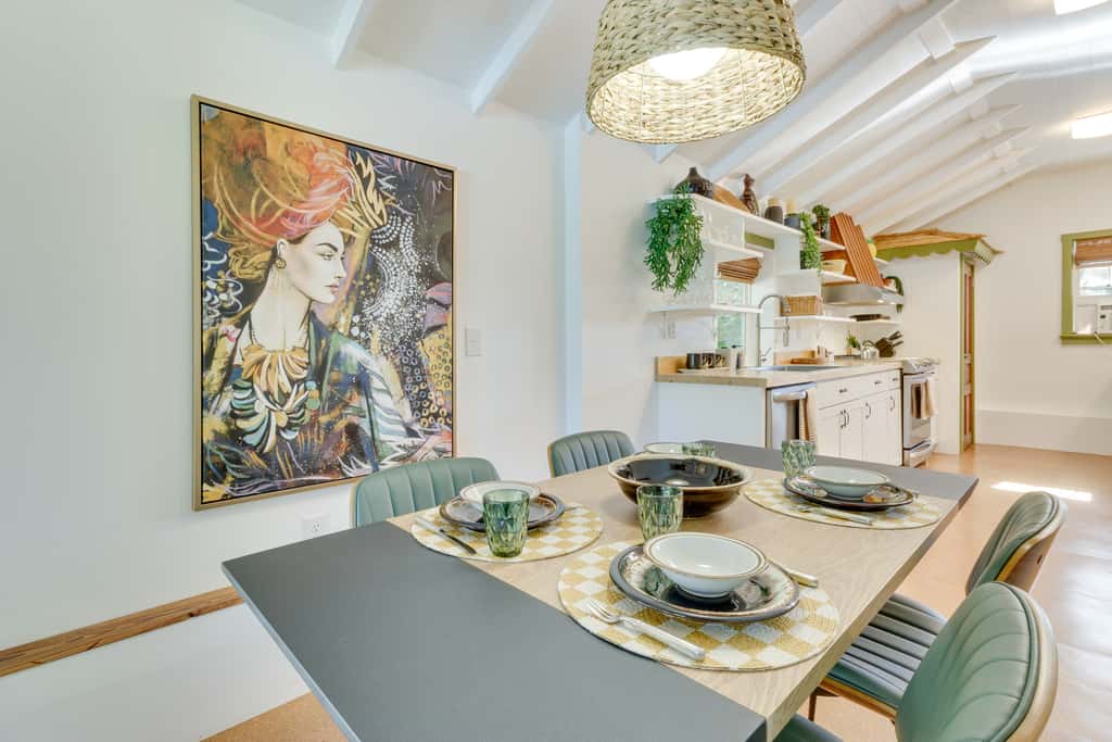 Mount Dora Home: Private Pool & Tropical Bar!