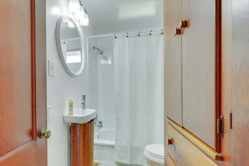 Mount Dora Home: Private Pool & Tropical Bar!