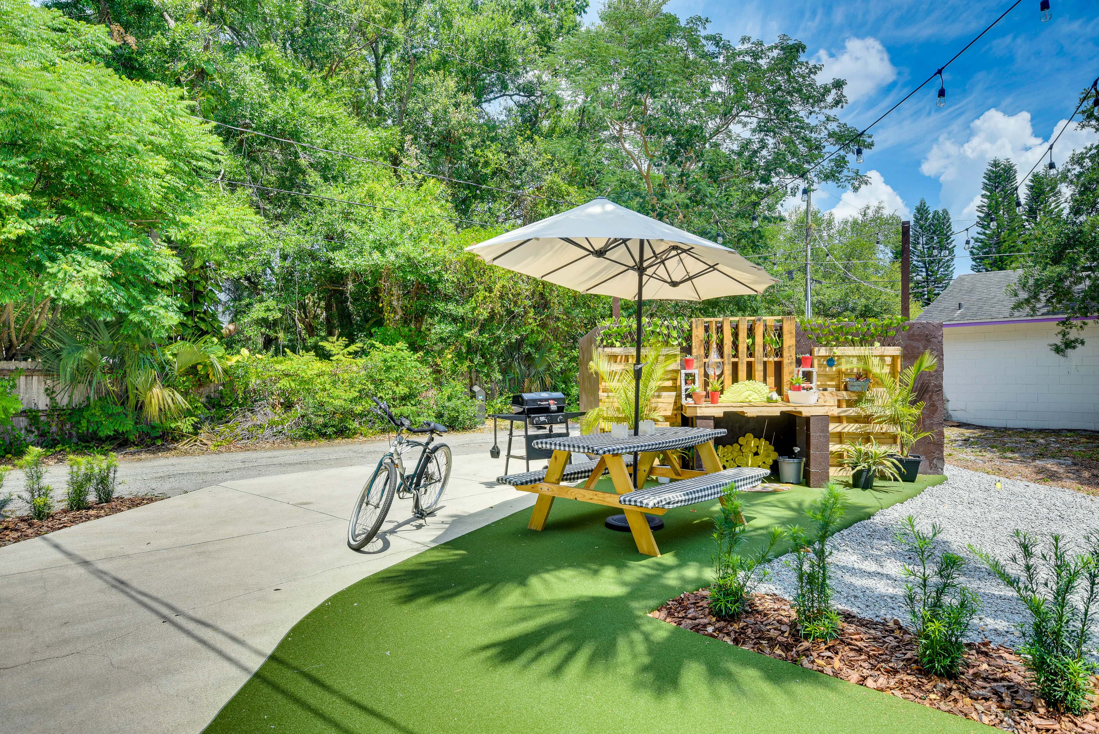 Walk to Historic Dtwn: Sanford Home w/ Gas Grill!