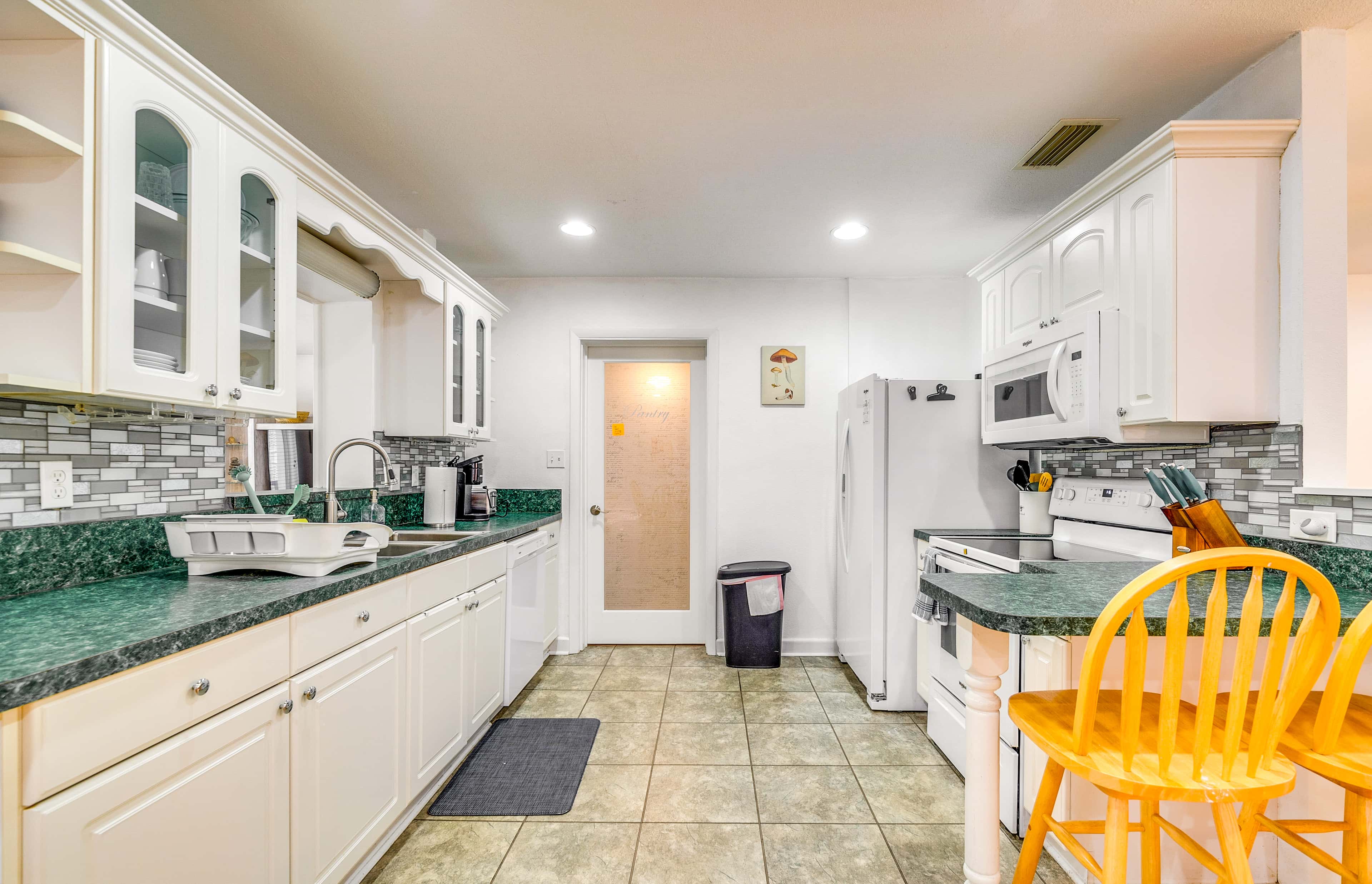 Ocala Retreat w/ Pool, Grill & Yard - Pets Welcome