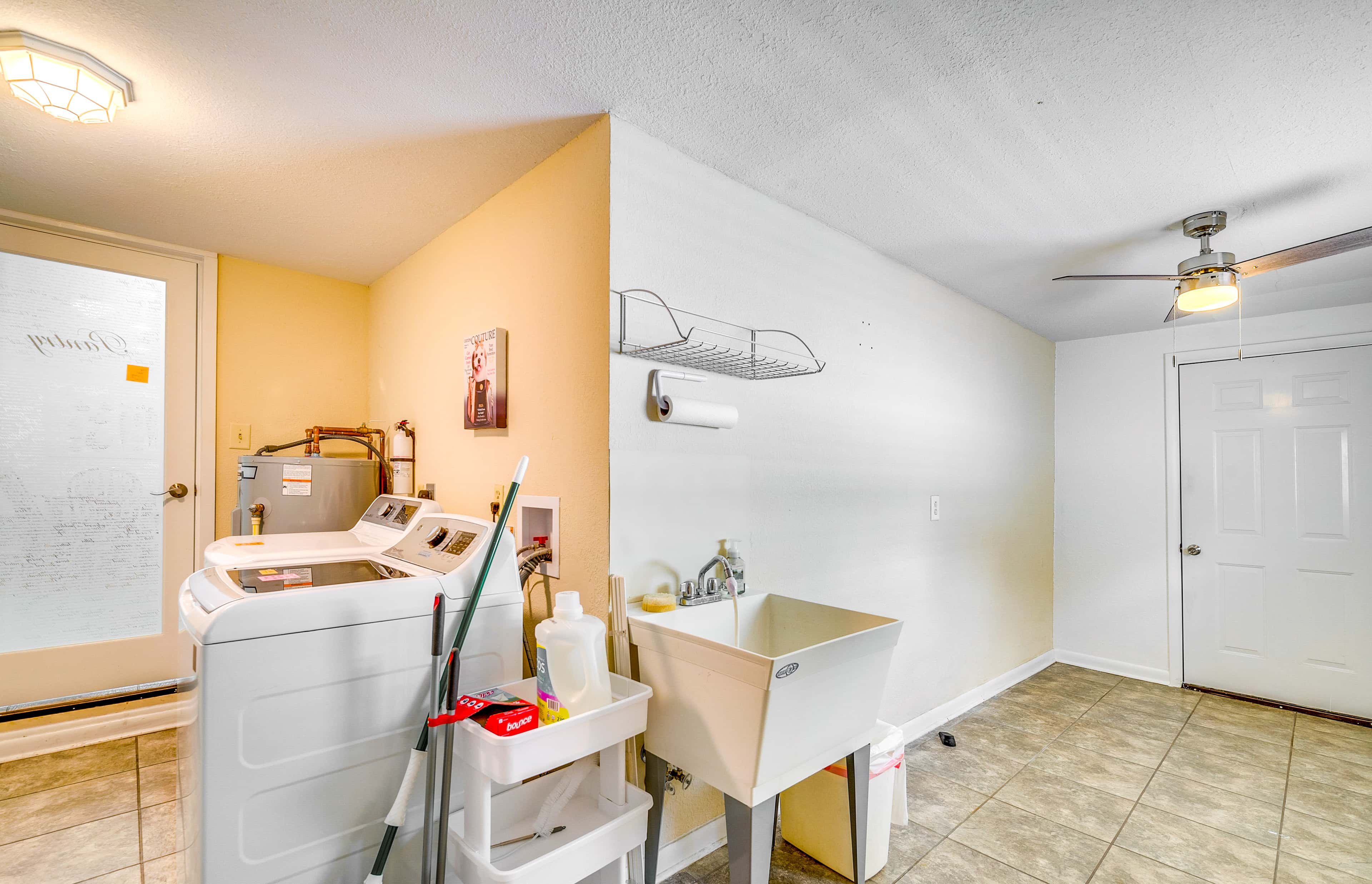 Ocala Retreat w/ Pool, Grill & Yard - Pets Welcome