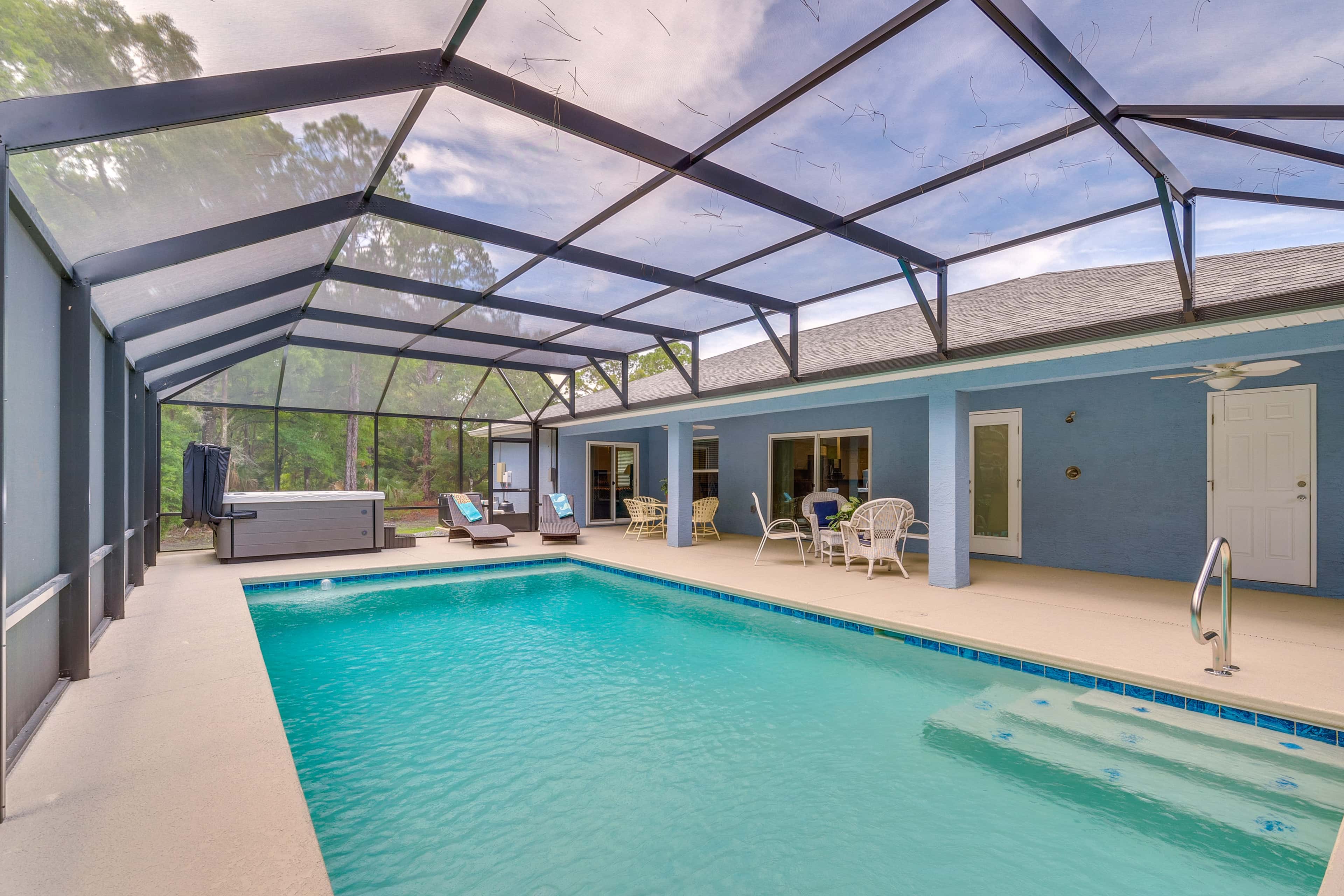 Near State Parks! Crystal River Home w/ Hot Tub
