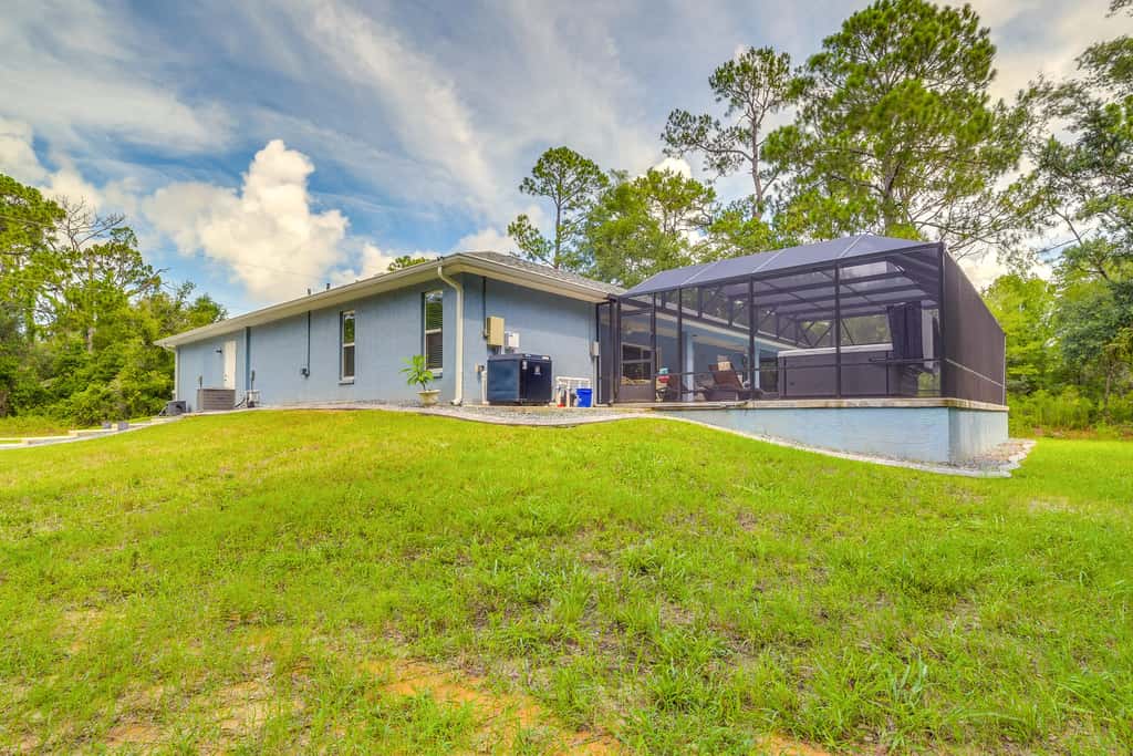 Near State Parks! Crystal River Home w/ Hot Tub