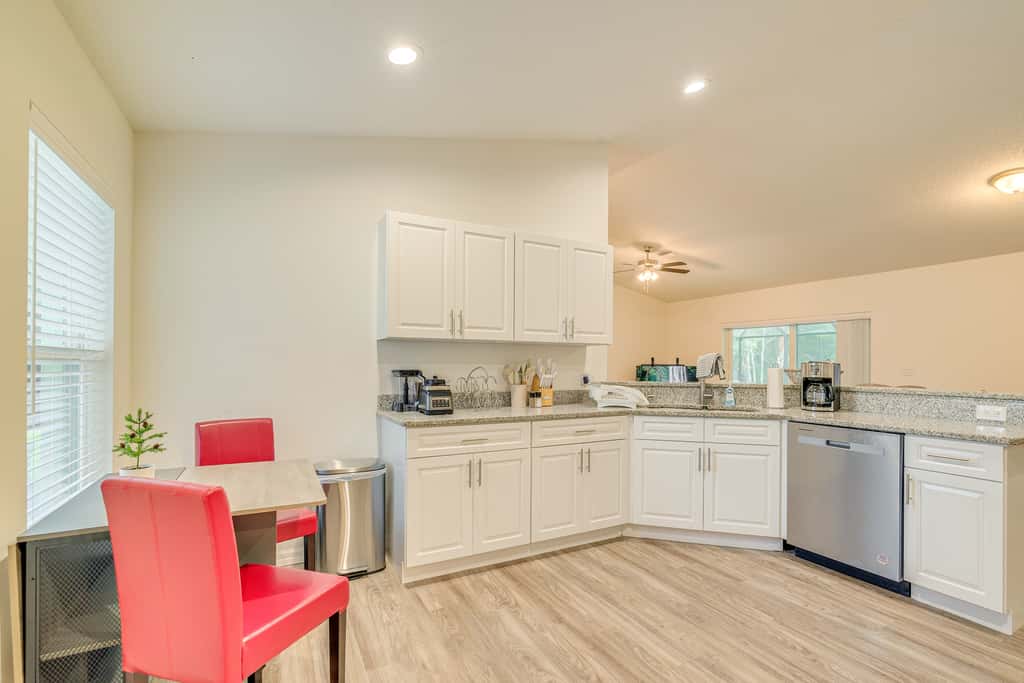 Near State Parks! Crystal River Home w/ Hot Tub