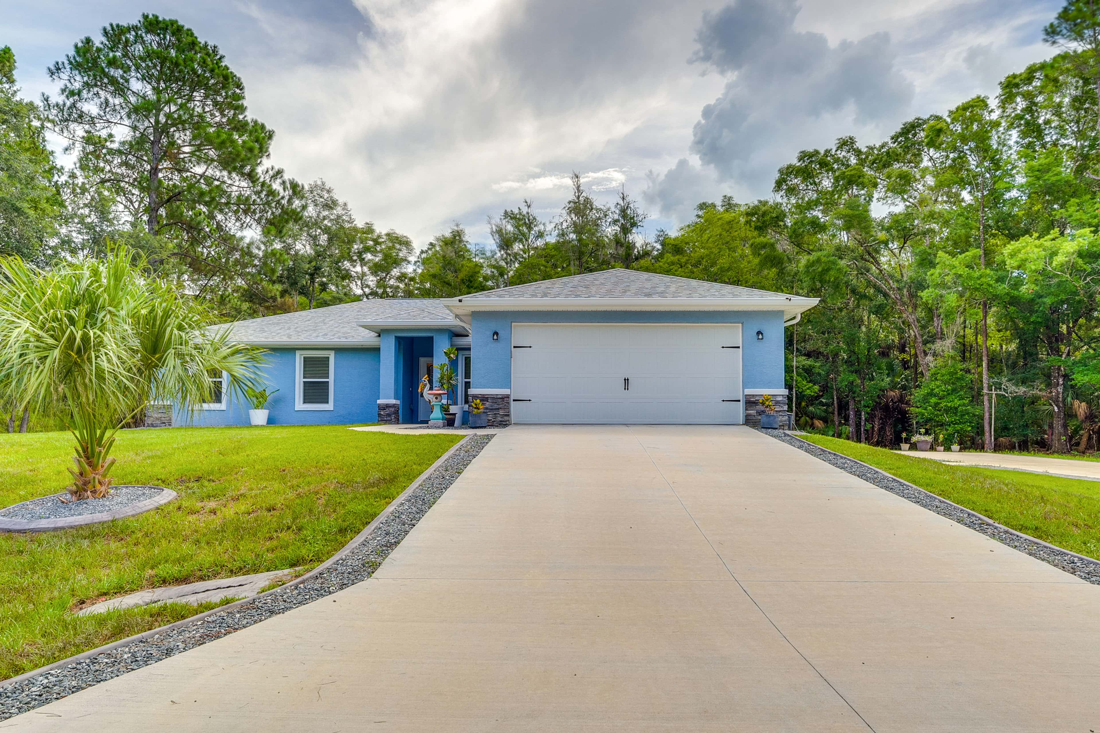 Near State Parks! Crystal River Home w/ Hot Tub