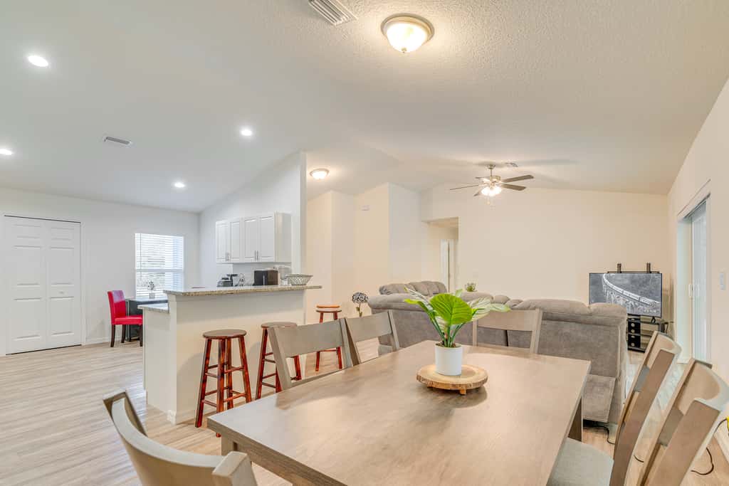 Near State Parks! Crystal River Home w/ Hot Tub