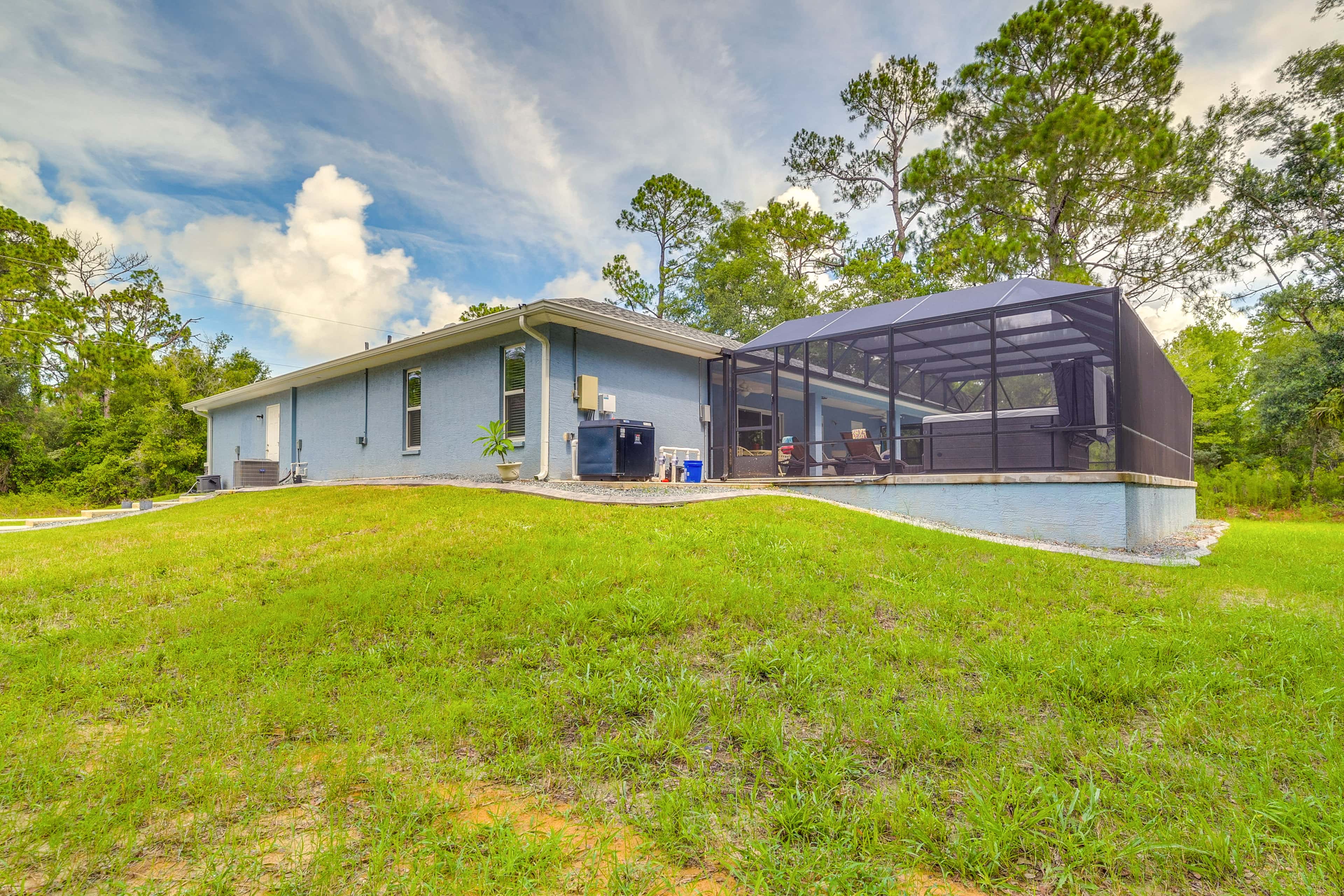 Near State Parks! Crystal River Home w/ Hot Tub