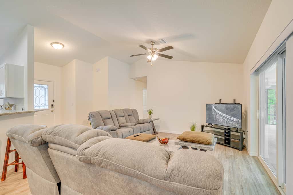 Near State Parks! Crystal River Home w/ Hot Tub