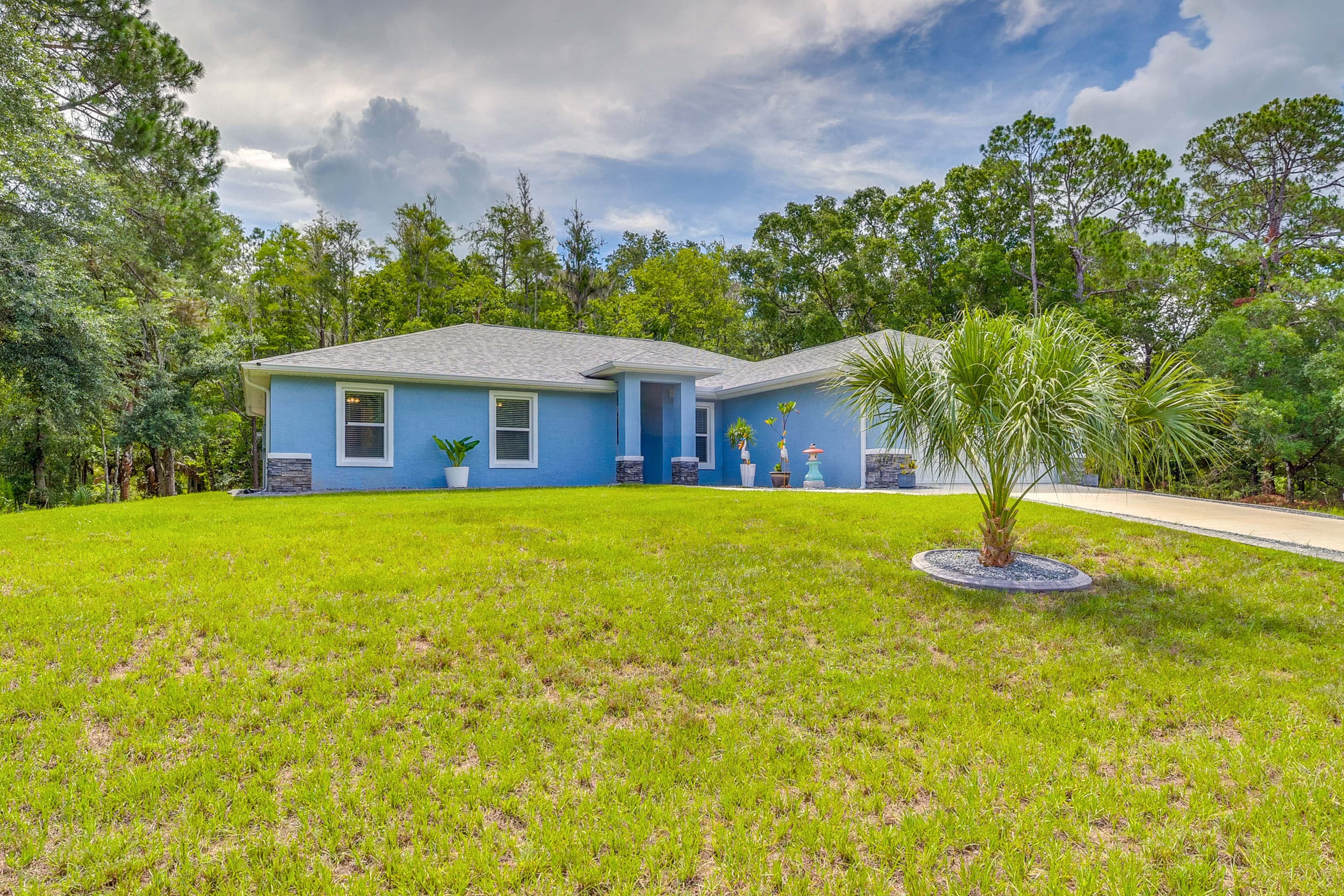 Near State Parks! Crystal River Home w/ Hot Tub