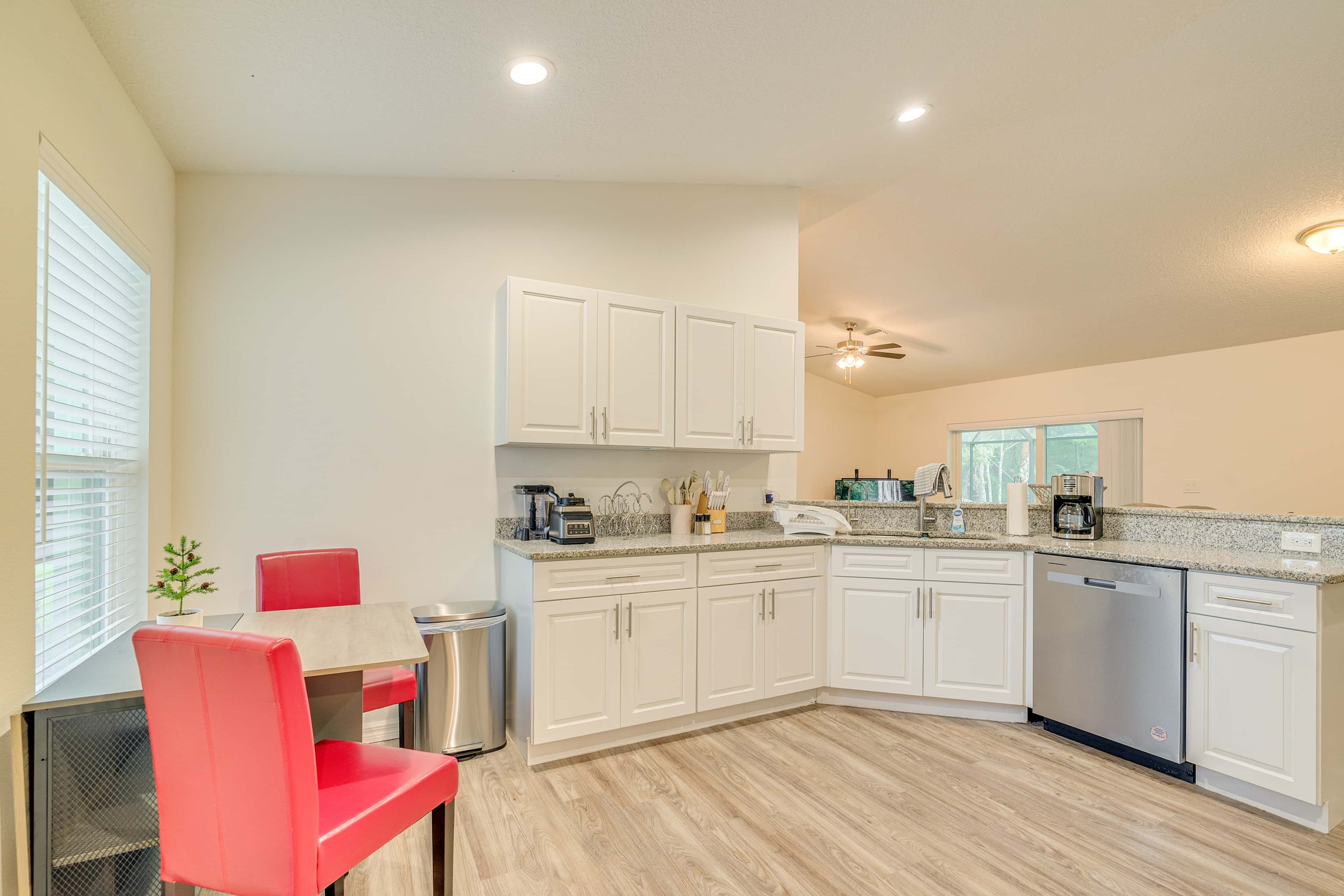 Near State Parks! Crystal River Home w/ Hot Tub