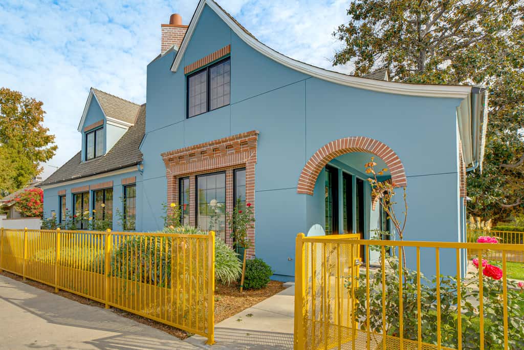 Rose Bowl, New Pasadena Home Steps to Old Town