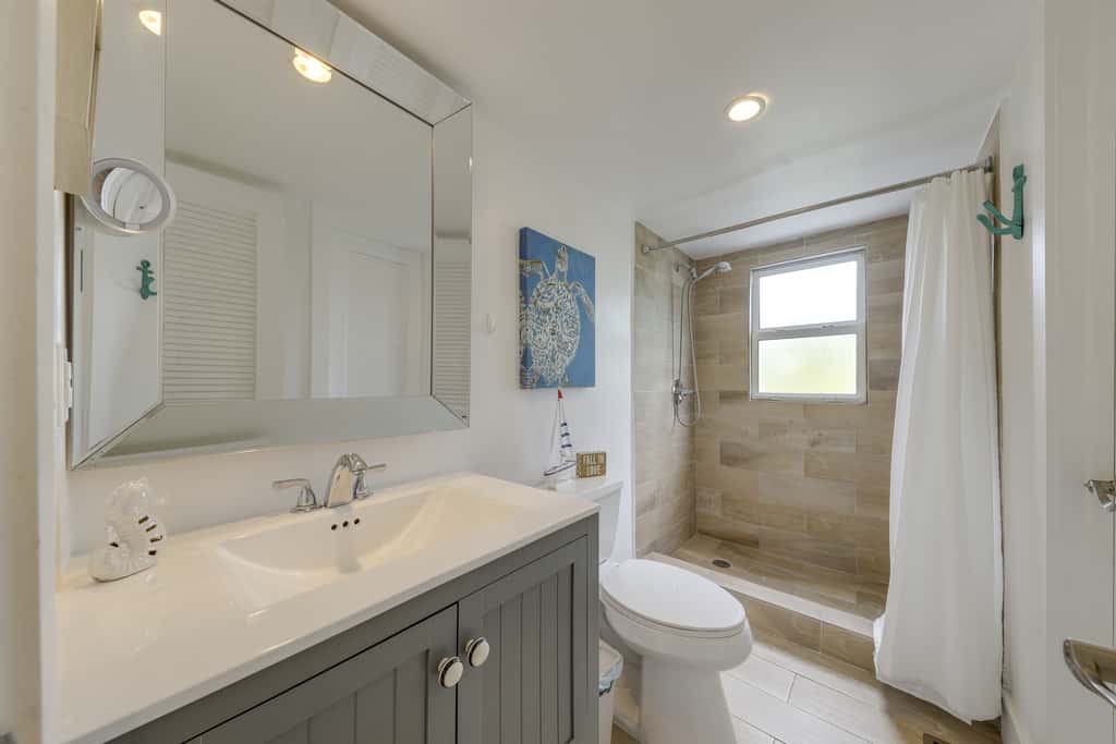 Lanai, Pool & Patios: Waterfront Home in Tavernier