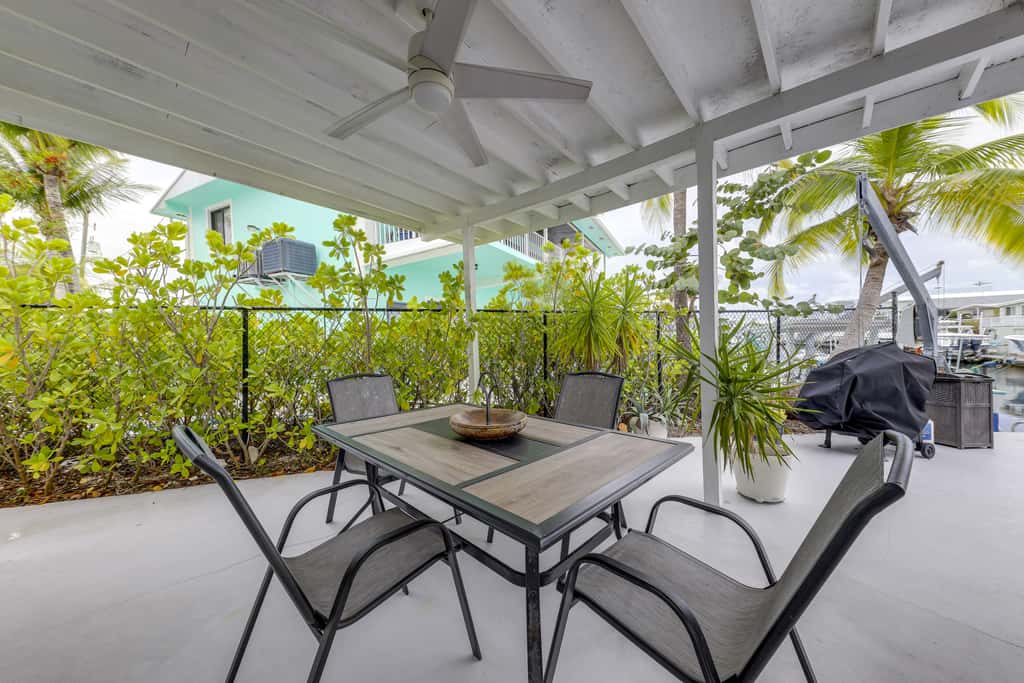 Lanai, Pool & Patios: Waterfront Home in Tavernier