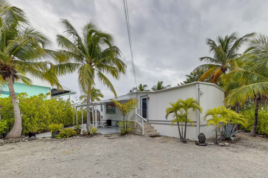 Lanai, Pool & Patios: Waterfront Home in Tavernier