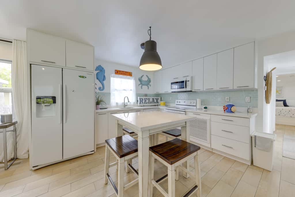 Lanai, Pool & Patios: Waterfront Home in Tavernier