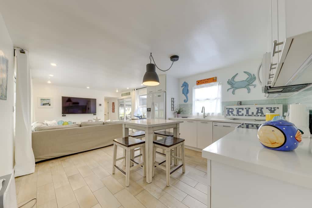 Lanai, Pool & Patios: Waterfront Home in Tavernier