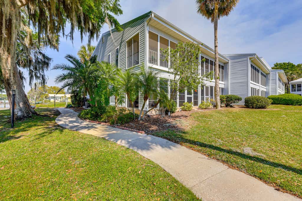 St Johns River Retreat in Welaka w/ Dock Access