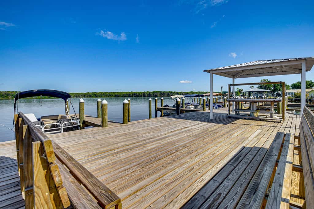 St Johns River Retreat in Welaka w/ Dock Access