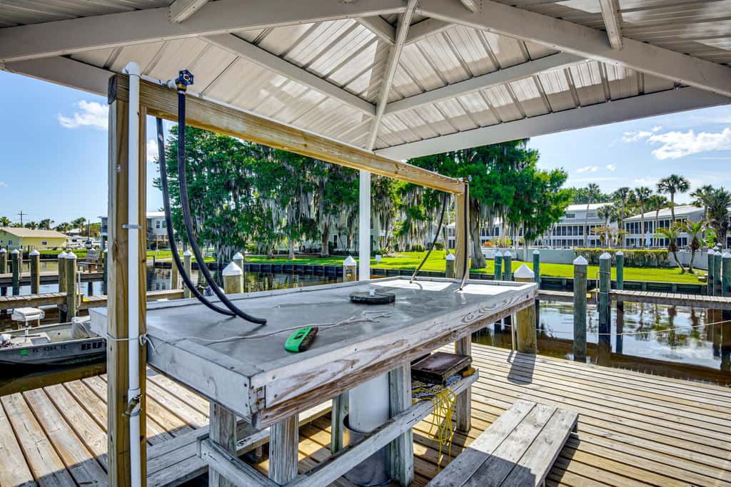 St Johns River Retreat in Welaka w/ Dock Access
