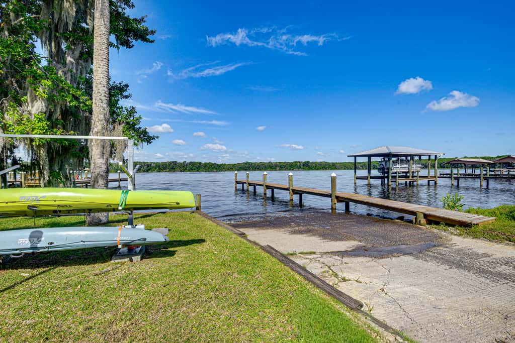 St Johns River Retreat in Welaka w/ Dock Access
