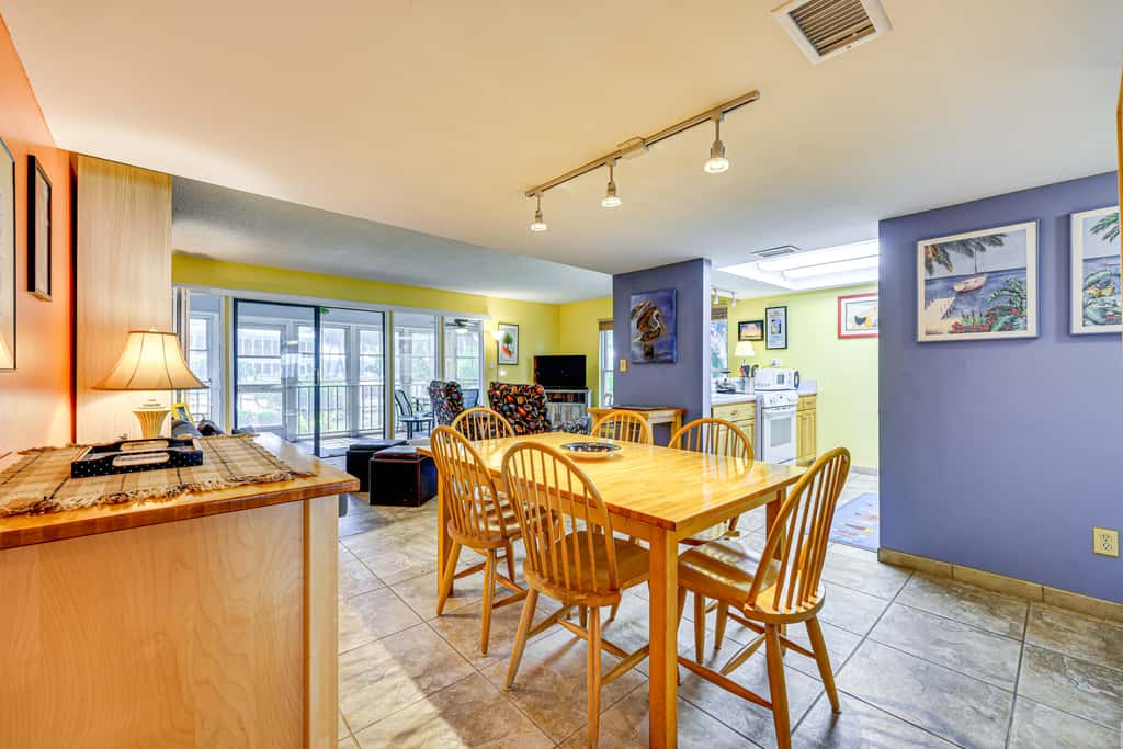 St Johns River Retreat in Welaka w/ Dock Access