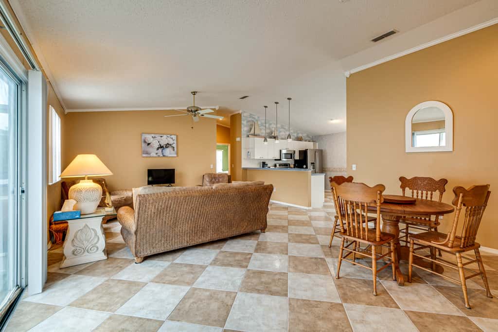 2BR Pet-Friendly Vacation Rental The Villages!
