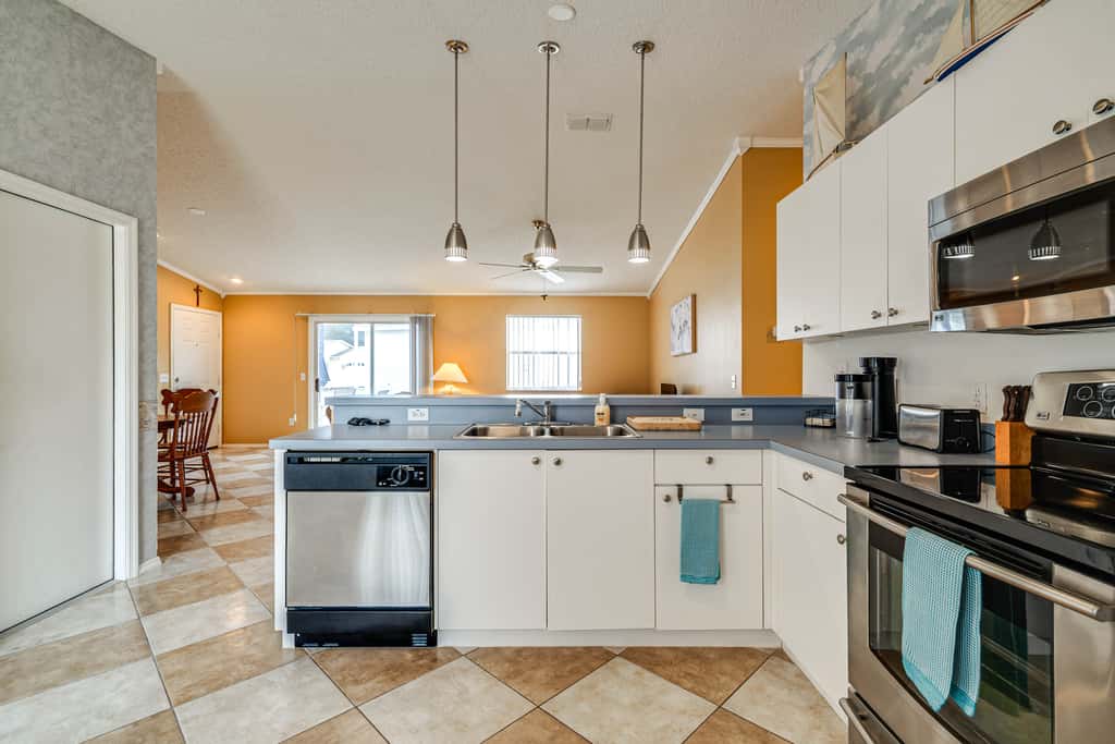 2BR Pet-Friendly Vacation Rental The Villages!