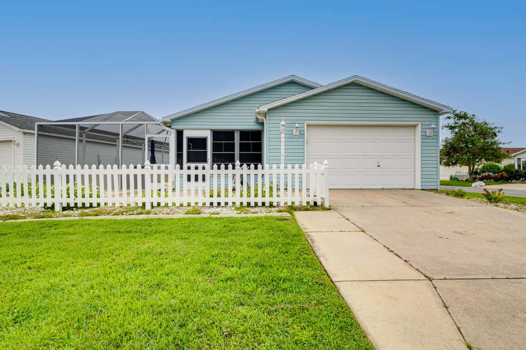 2BR Pet-Friendly Vacation Rental The Villages!