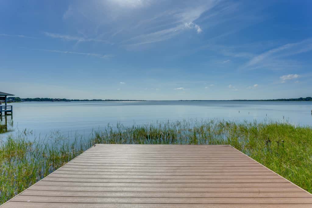 Lake Dora Escape: Canal Access & Seaplane Sights!
