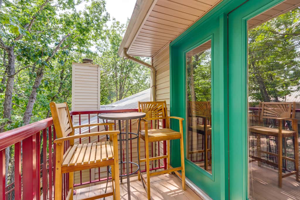 Walk to Table Rock Lake: Updated Cabin w/ Deck!
