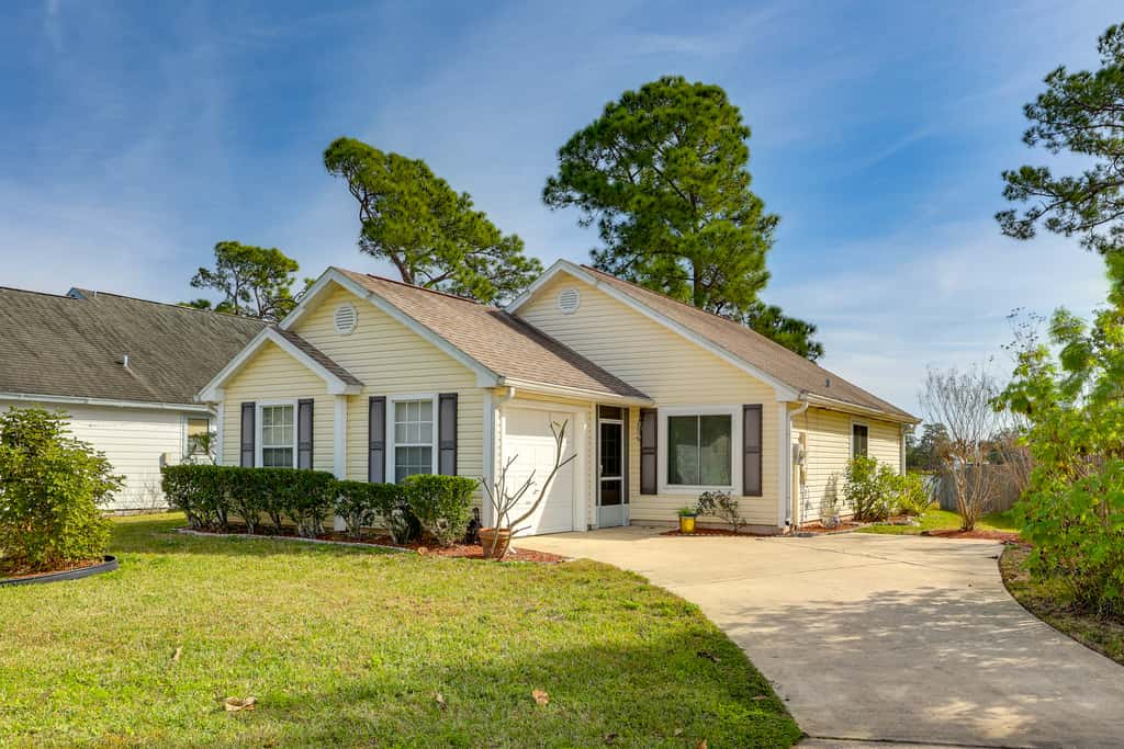 Lakefront Sanford Home w/ Community Pool