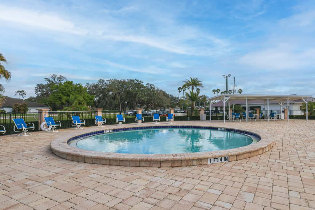Pool Access + Course View: Golf Getaway in Sebring