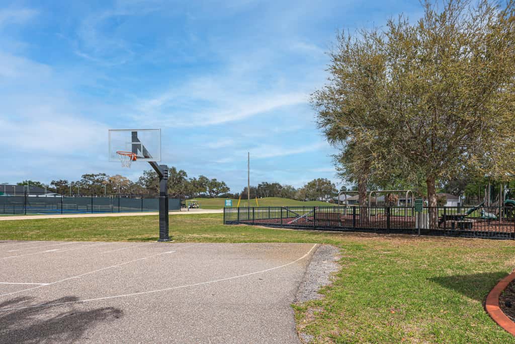 Pool Access + Course View: Golf Getaway in Sebring