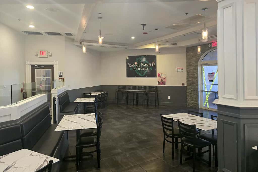 Pet-Friendly Davenport Townhome: 9 Mi to Disney!