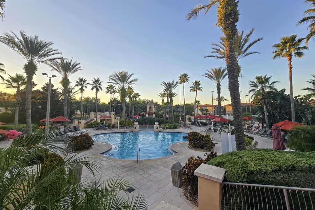Pet-Friendly Davenport Townhome: 9 Mi to Disney!