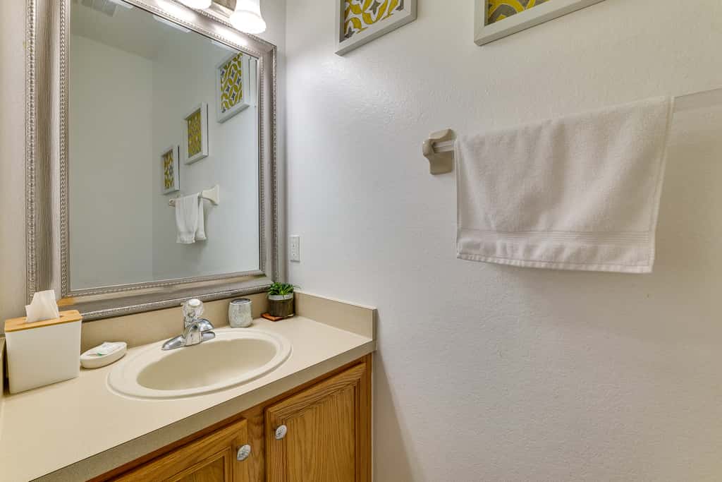 Pet-Friendly Davenport Townhome: 9 Mi to Disney!